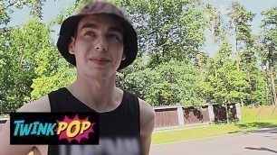 TWINKPOP - Cute Straight Dude Is Open To New Experiences For Money So Off They Went Behind The Trees