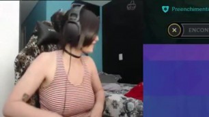 illumiplays teasing boobs - (former streamer Brazil 2017)