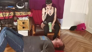 Slim goth domina feeding her slave mouth to mouth pt1