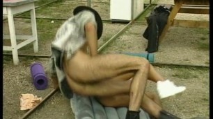 stark behaarter deutscher cowboy fickt saftige milf fotze