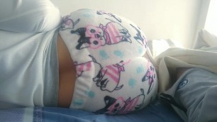 I let my son sleep with me, take the opportunity to fuck me