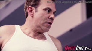 Piper Perri is creampied in threesome with Jessa Rhodes