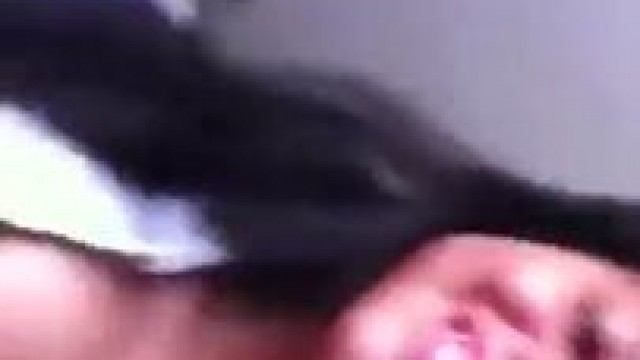 Que ricas tetas tiene mi hermana