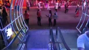 Asia Sex Tourist Picks Up Thai Hookers!