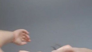 Rica colombiana complaciéndose mostrando su cara perversa y sus ricas tetas, Lucyplay se viene con todo