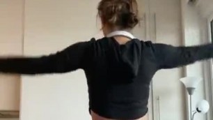 Yanet Garcia shaking her ass