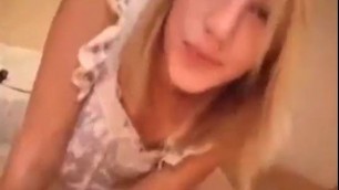 Tremenda rubia la chupa pero con lengua y todo lpm al palenque (Para compartir porn0 y otras cosas www.1peluchinga.com)